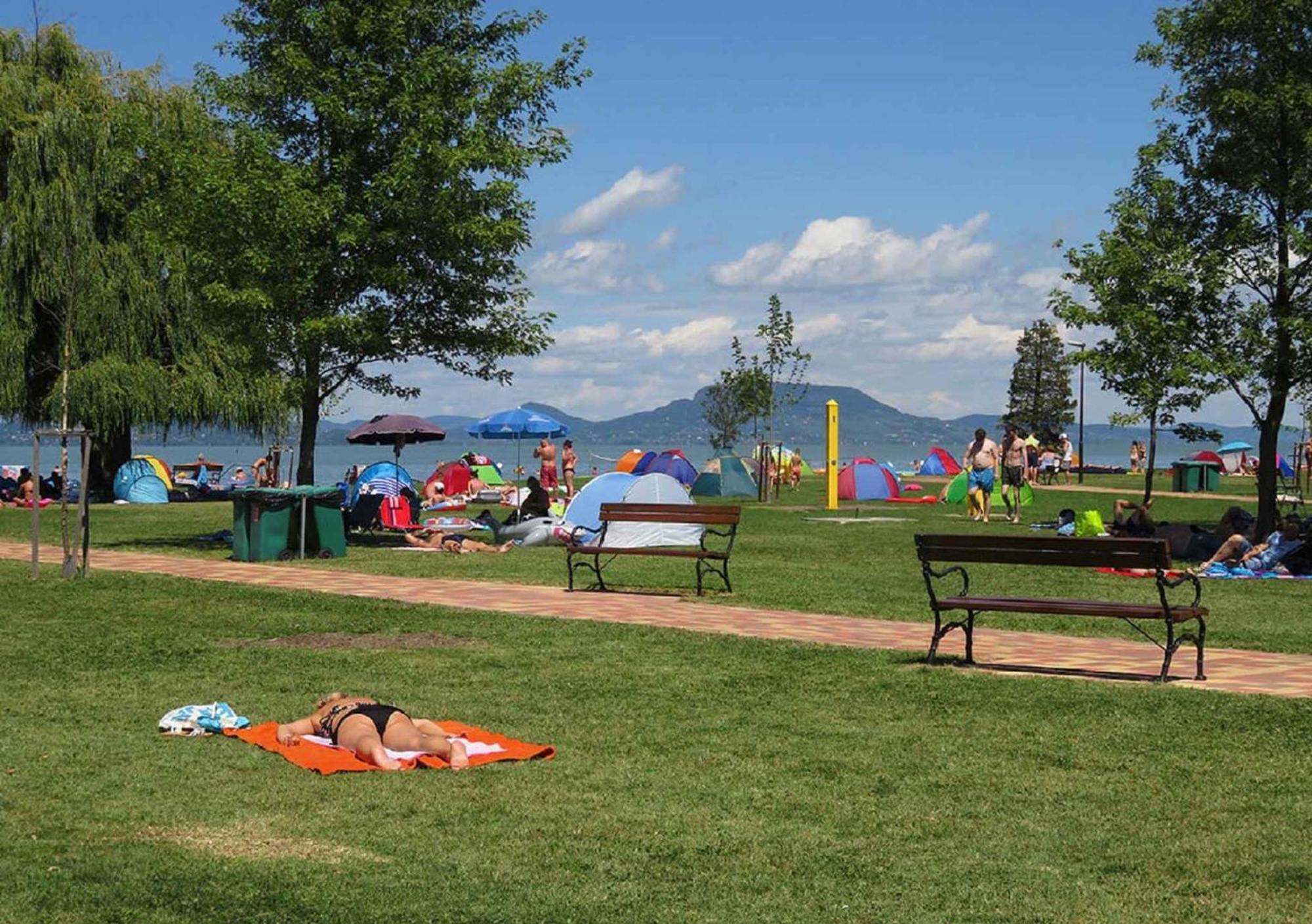 Holiday Homes In Balatonmariafuerdo 48114 Екстериор снимка